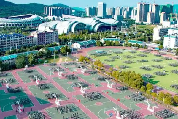 郴州智能科技職業(yè)學(xué)院2025年收費(fèi)標(biāo)準(zhǔn)