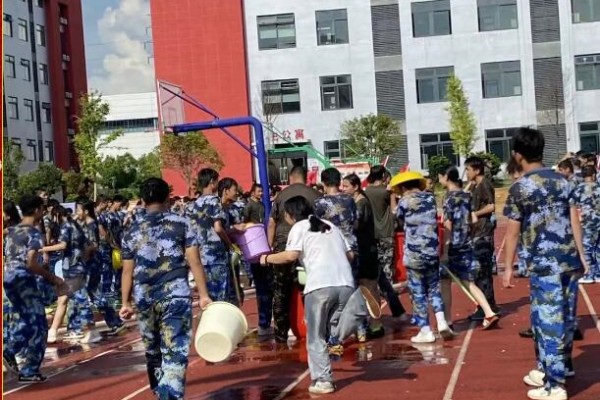 單招半年只要6000多湖南新高度單招復讀推出宏志助學班！