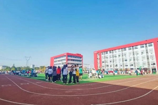 單招半年只要6000多湖南新高度單招復讀推出宏志助學班！