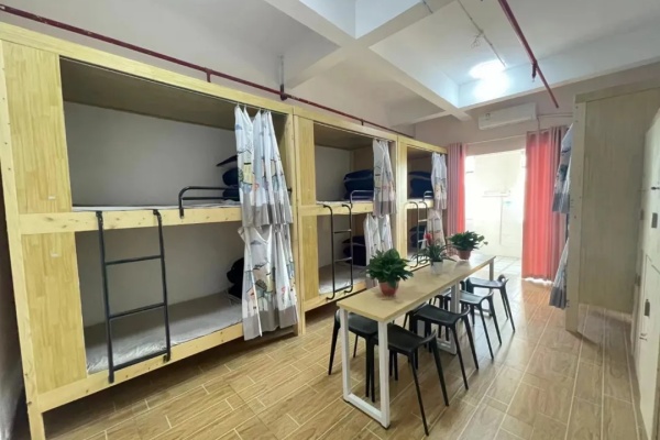 湖南單招教育學(xué)校2025收費(fèi)標(biāo)準(zhǔn)