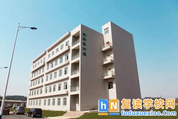 湖南食品藥品職業(yè)學(xué)院2025年單招計(jì)劃及收費(fèi)