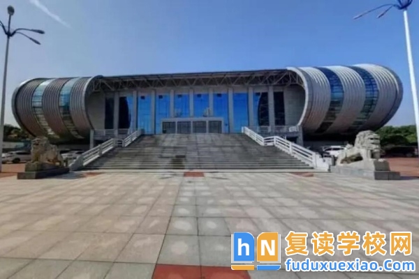 2026年岳陽職業(yè)技術(shù)學(xué)院?jiǎn)握兄改? xss=clean xss=clean border=