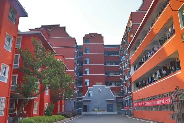 郴州職業(yè)技術(shù)學(xué)院2025年單招計(jì)劃及收費(fèi)標(biāo)準(zhǔn)