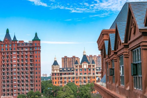 湖南電子科技職業(yè)學(xué)院2025年單招計(jì)劃及收費(fèi)標(biāo)準(zhǔn)