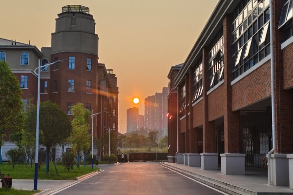 湖南鐵道職業(yè)技術(shù)學(xué)院2023-2025年單招計(jì)劃數(shù)及錄取分?jǐn)?shù)