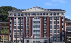 郴州市湖南師大附屬五雅中學(xué)