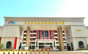 **高松雅湖中學(xué)復(fù)讀部